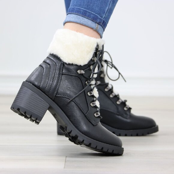 Black Lace Up Ankle Boots Chunky Heel Faux Fur Lined - Picture 5 of 16